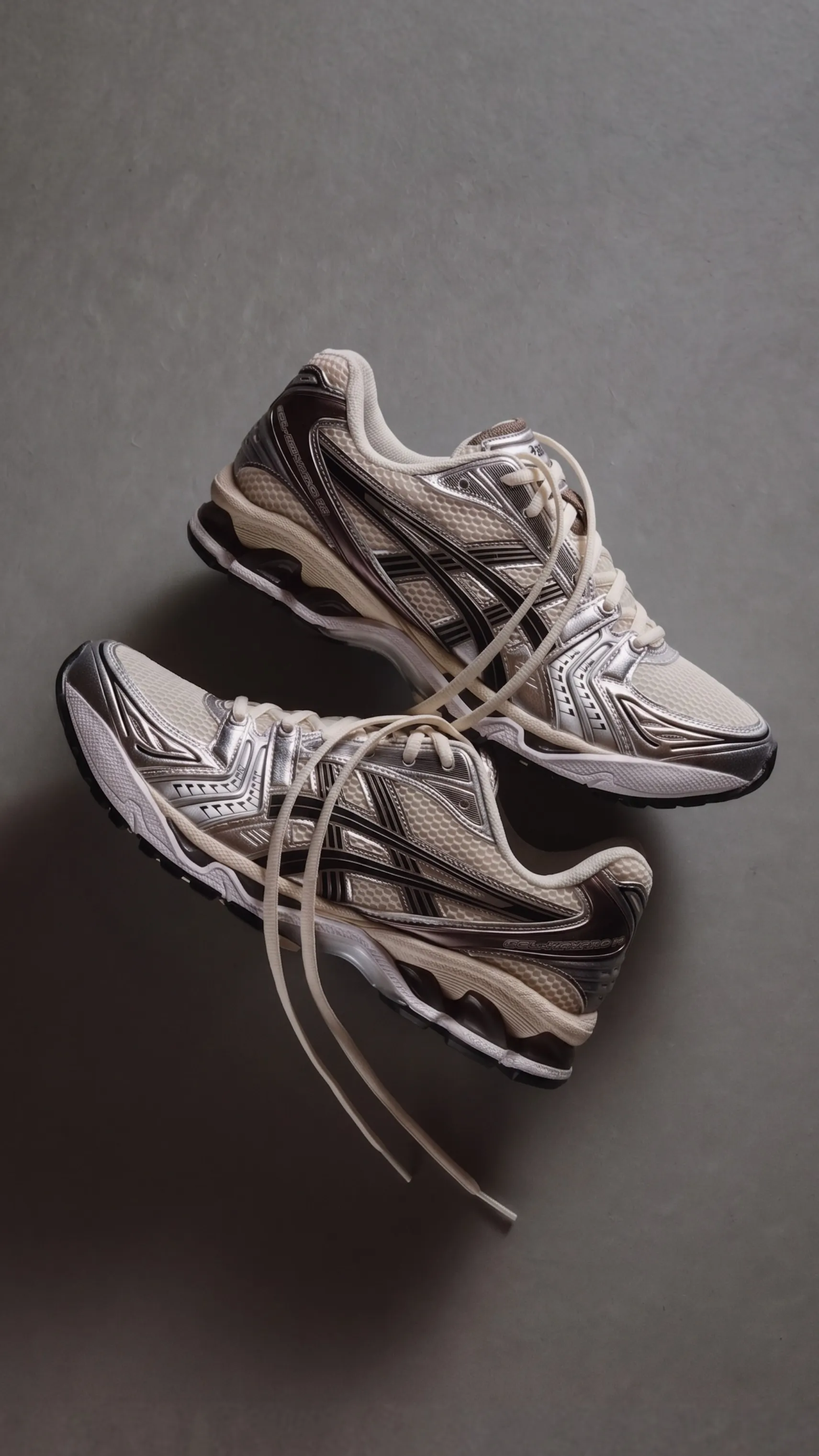 Hero Sneakers Mobile